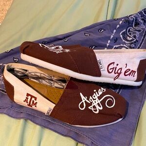 Toms Texas A and M Aggies